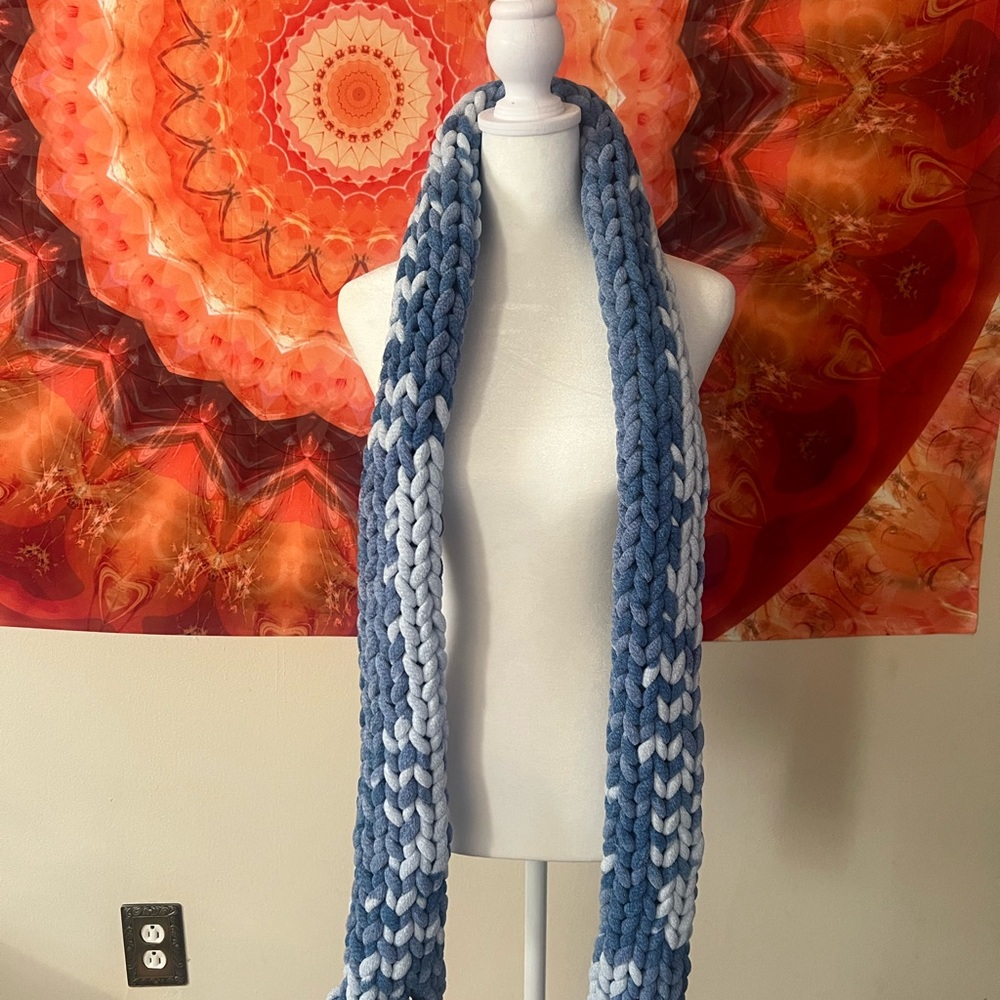 Chunky Knit Blue and White Scarf